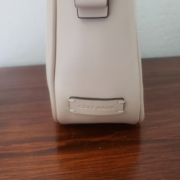 COLE HAAN LEATHER CROSSBODY BAG - Picture 2 of 7